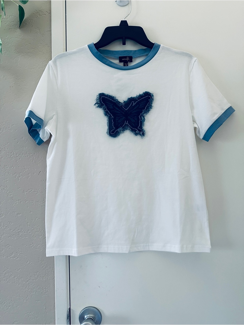Short-Sleeve Tee -Medium-white with Teal Butterfly Patch